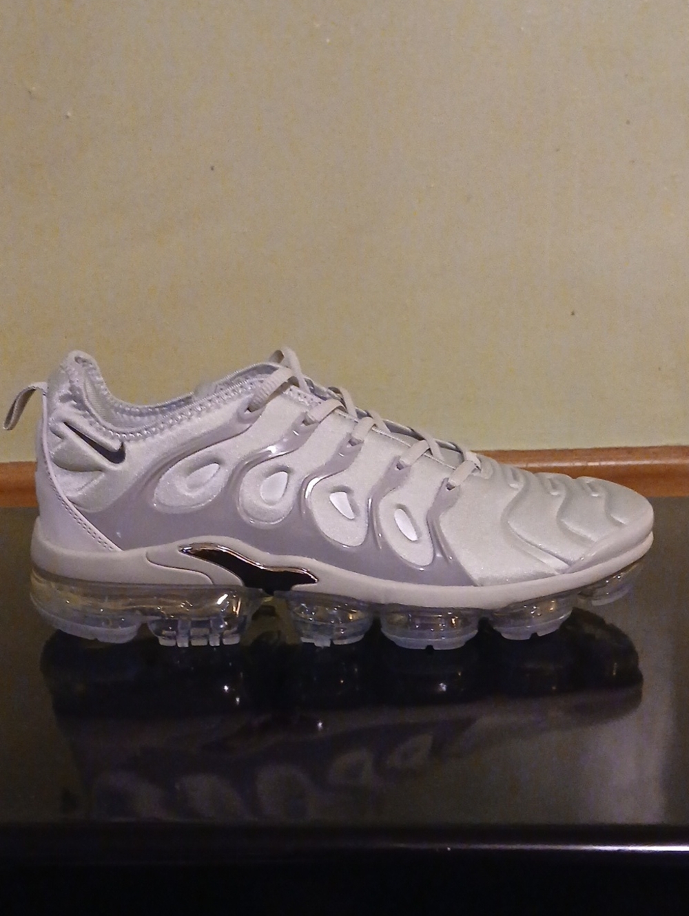 Nike Air VaporMax - Picture 1 of 3
